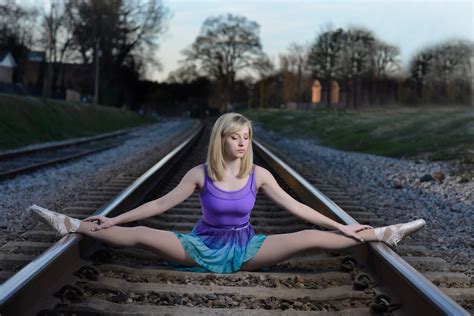 ballerina women railway model flexible blonde splits ballet slippers