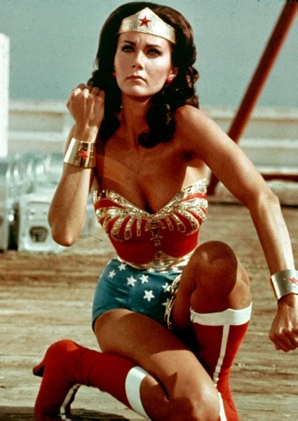 Wonder Woman Lynda Carter Meets Supergirl Melissa Benoist In Epic Photo