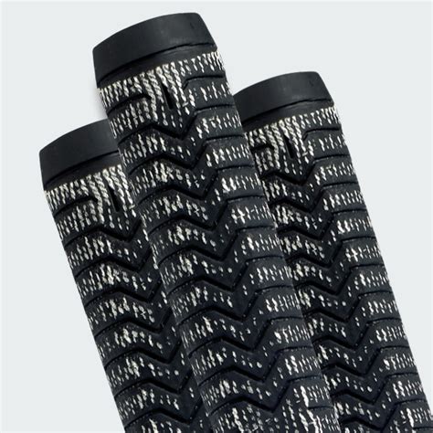 deep etched full cord lamkin golf grips   golf grips   game
