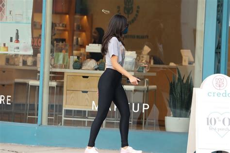 eiza gonzalez showed off her ass in tight leggings 18 photos the