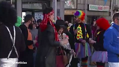 asi es el carnaval de xinzo de limia el mas largo de espana