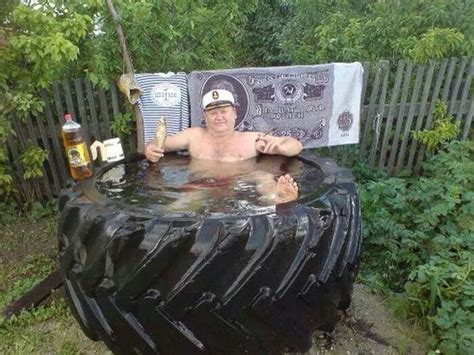 Pin By Dean Grimes On Red Neck Funny Pictures Hillbilly Hot Tub Hot Tub