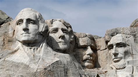 mount rushmore nebraska woman arrested after climbing monument