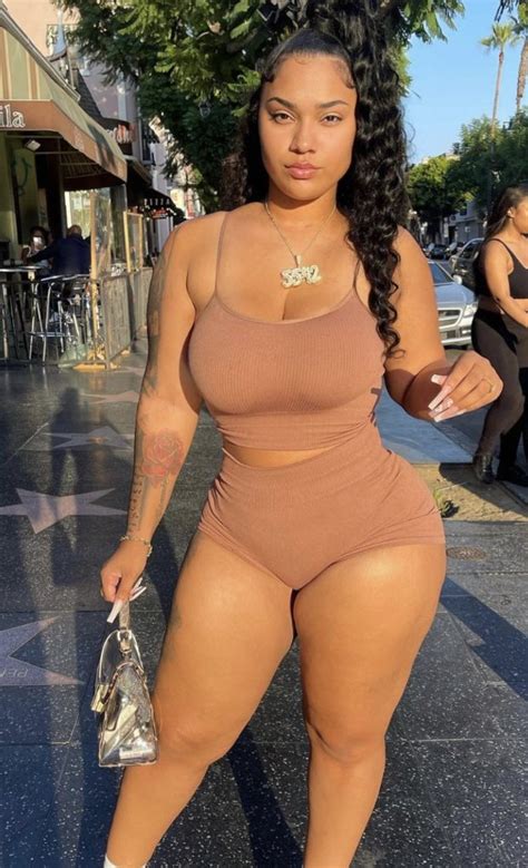Sexy Busty Ebony Queen With Thick Thighs Just Ettadevil