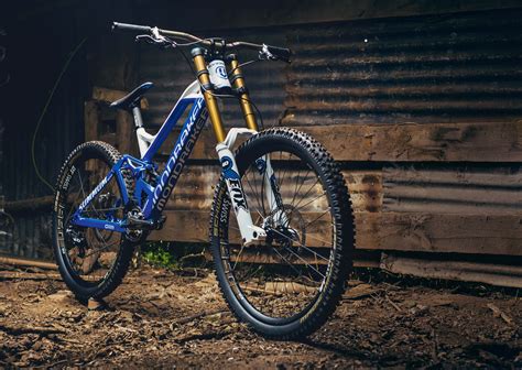 vorneweg dirt  die besten downhill bikes des