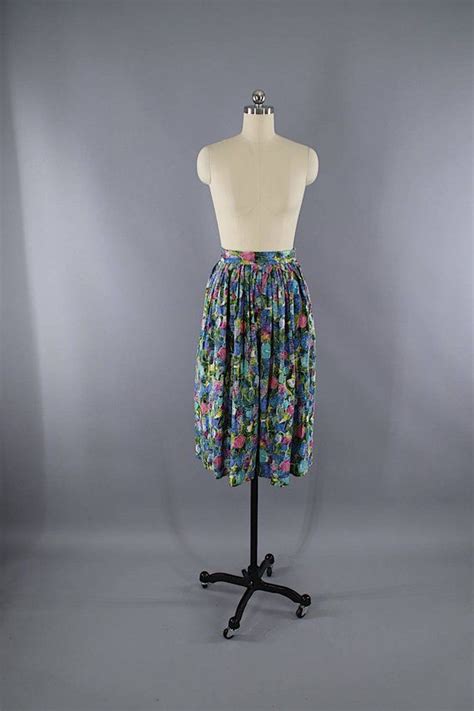 vintage 1950s novelty print skirt 50s midi skirt