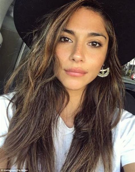 Pia Miller Shows Off Natural Beauty In Byron Bay Selfie Daily Mail Online