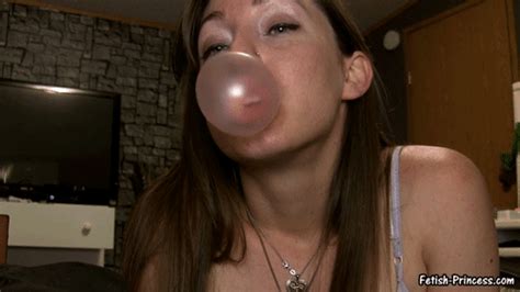 fetish princess kristi blowing bubbles and snapping my bubble gum 1080p mp4
