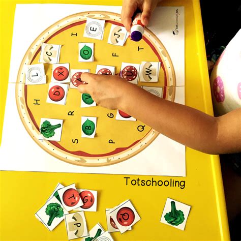 pizza letter matching activity totschooling toddler preschool kindergarten