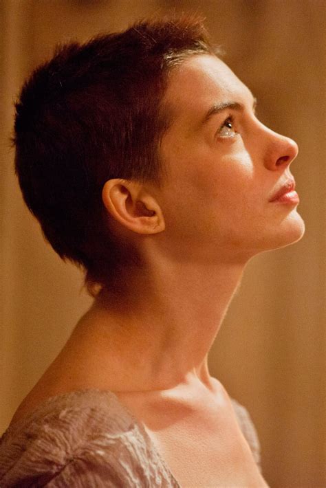 Anne Hathaway S Pixie Crop Voted Most Influential Onscreen Hair