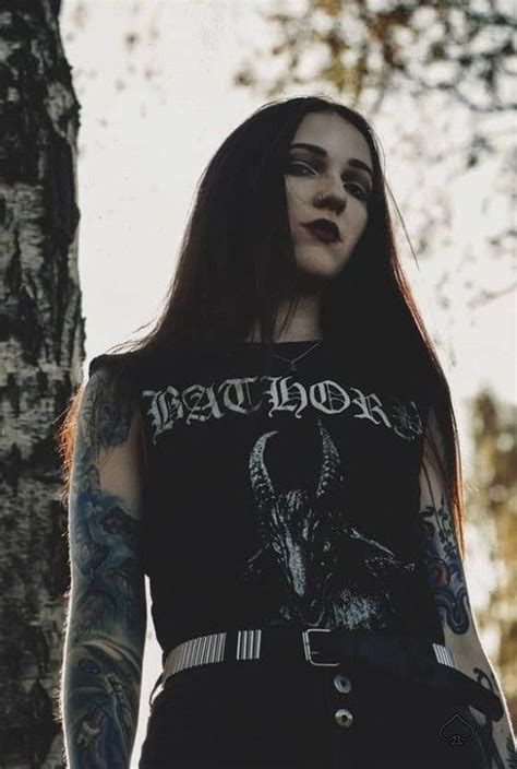 Pin By Ana Horvat On Metal M Black Metal Girl Metalhead Girl