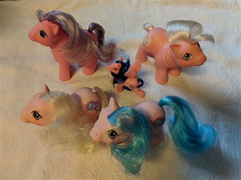 pretty  pink ponies page    pony trading post