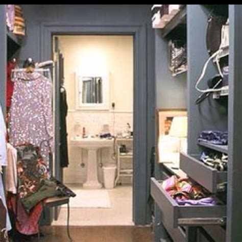 closets carrie bradshaw apartment walk in closet design walk