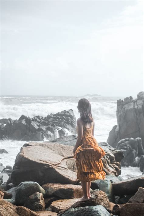 Gambar Laut Batu Lautan Duduk Pantai Fotografi Liburan Rambut