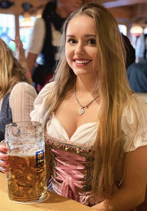 Pin By Pbwv On Dirndl Oktoberfest Woman Oktoberfest Outfit German