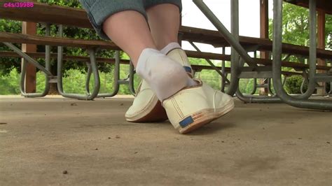 jasmine under table keds shoeplay dangle preview porn 18