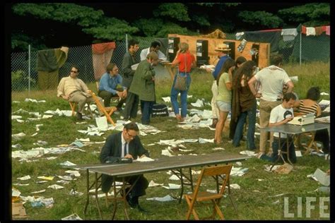 40 Rare And Unseen Color Photos Of The Woodstock Music