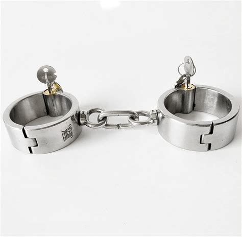 3cm High Stainless Steel Oval Handcuffs Wrist Restraint