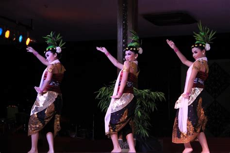 Merayakan Suara Kentongan Dalam Tari Rong Tek Indonesia Kaya