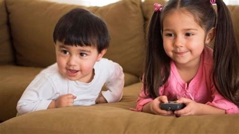 Plus Les Enfants Passent De Temps Devant La Télé Plus Ils Risquent De