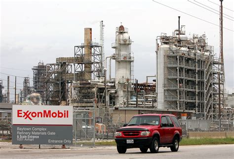 exxon to spend 20 billion add 45 000 jobs along gulf