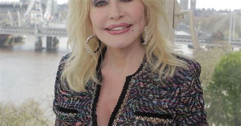 Country Queen Dolly Parton Insists She Didn T Have Sex