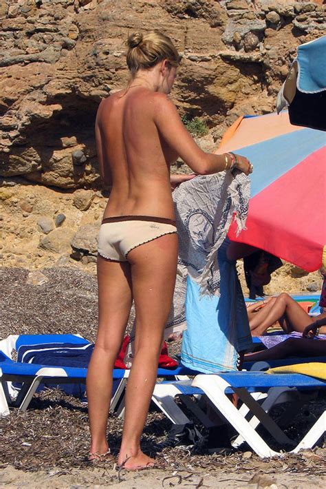 naked sienna miller in beach babes