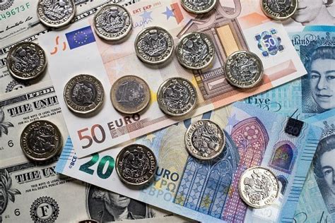 pound euro exchange rate rockets   month high  brexit delay daily star