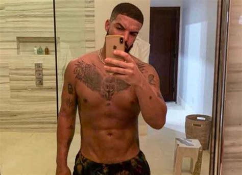 fans go crazy over drake s new shirtless selfie uinterview