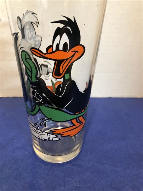 Vintage Pepsi Looney Tunes Collector Glass Daffy Duck And Pepe Le Pew
