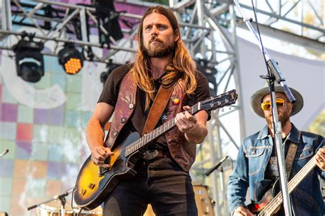 Lukas Nelson’s ‘turn Off The News Build A Garden