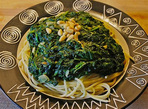 spaghetti mit veganer spinat sour cream von katriing