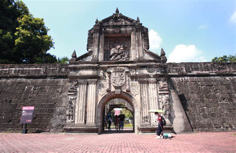 fort santiago find time  walk   landmarks  ph history