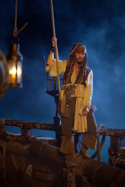 review “pirates of the caribbean on stranger tides” returns the
