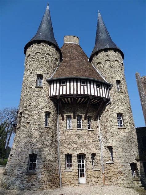 chateau saint hilaire dans le departement de leure en normandie