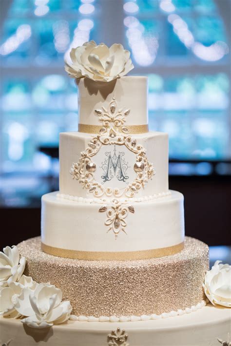 decide   wedding cake style  weddings