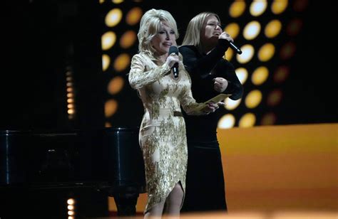 jeff bezos gives dolly parton 100m for charity