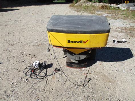 snow  mini pro  salt spreader kapow  auctions