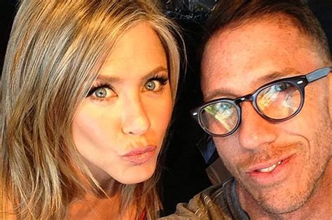 Jennifer Aniston Reveals She Doesn T Do Selfies Because