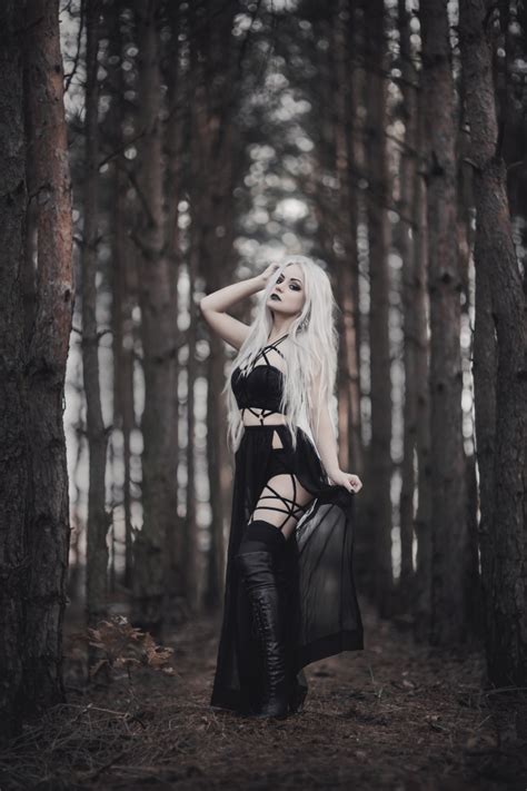 pin en witch goth nun metal girls