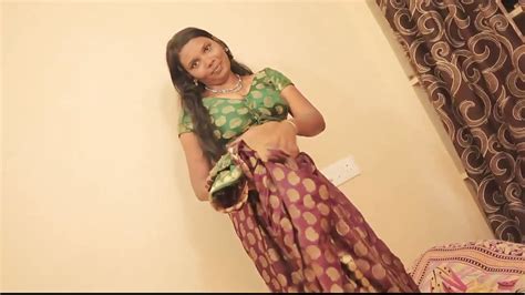 Saree Bra Show Of Hot Indian Aunty Fat Indian Aunty In Saree