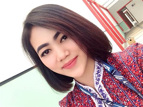 Rambut Pendek Pramugari 8 Pramugari Cantik Indonesia Yang Populer Di