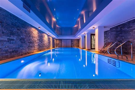 piscina coberta  aquecida conheca  vantagens de ter uma em casa pool rescue