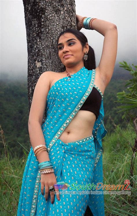 hot south indian actress in saree blouse and in without dress india anty