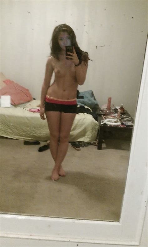 naked dorm room selfies 39 pics