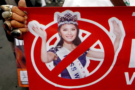 Indonesian Muslims Hold Anti Miss World Protest