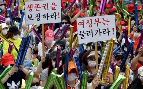 Korean Sex Workers Blowjob Photos