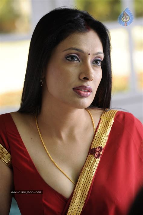 actress largest navel cleavage hip waist photo collections surabhi hot navel