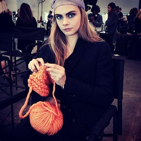 cara delevingne and her fabulous eyebrows knitting cushy yummy garter stitch backstage models
