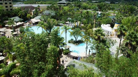 loews royal pacific resort pool area